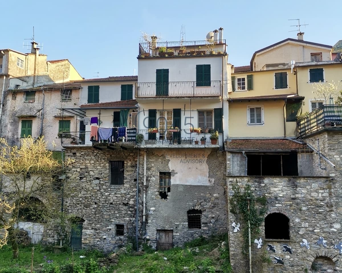 Charming vacation apartment with Ligurian flair in Borgomaro, photo 2 of 35