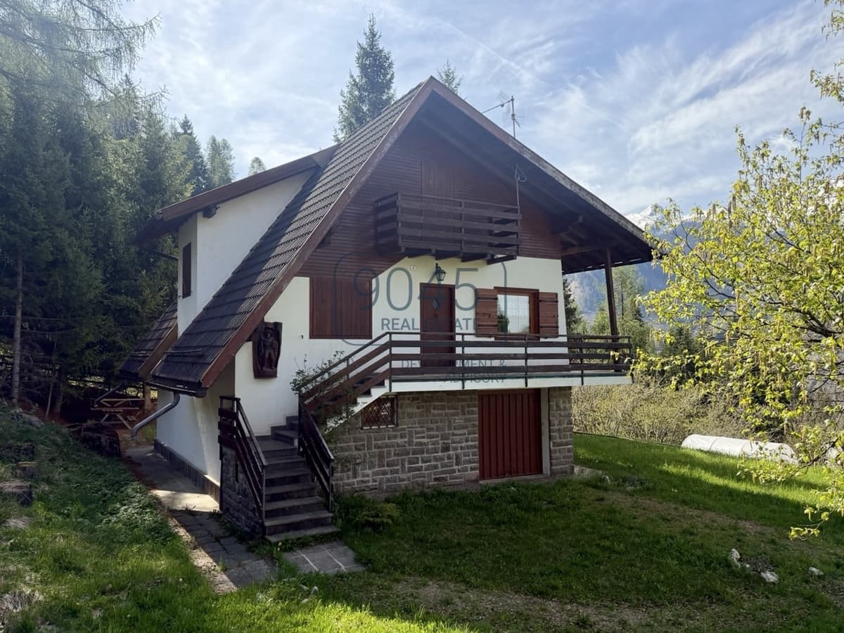 Esclusiva villa panoramica a Bellamonte - vivere in una posizione soleggiata e tranquilla con vista sulle Dolomiti, foto 3 di 21