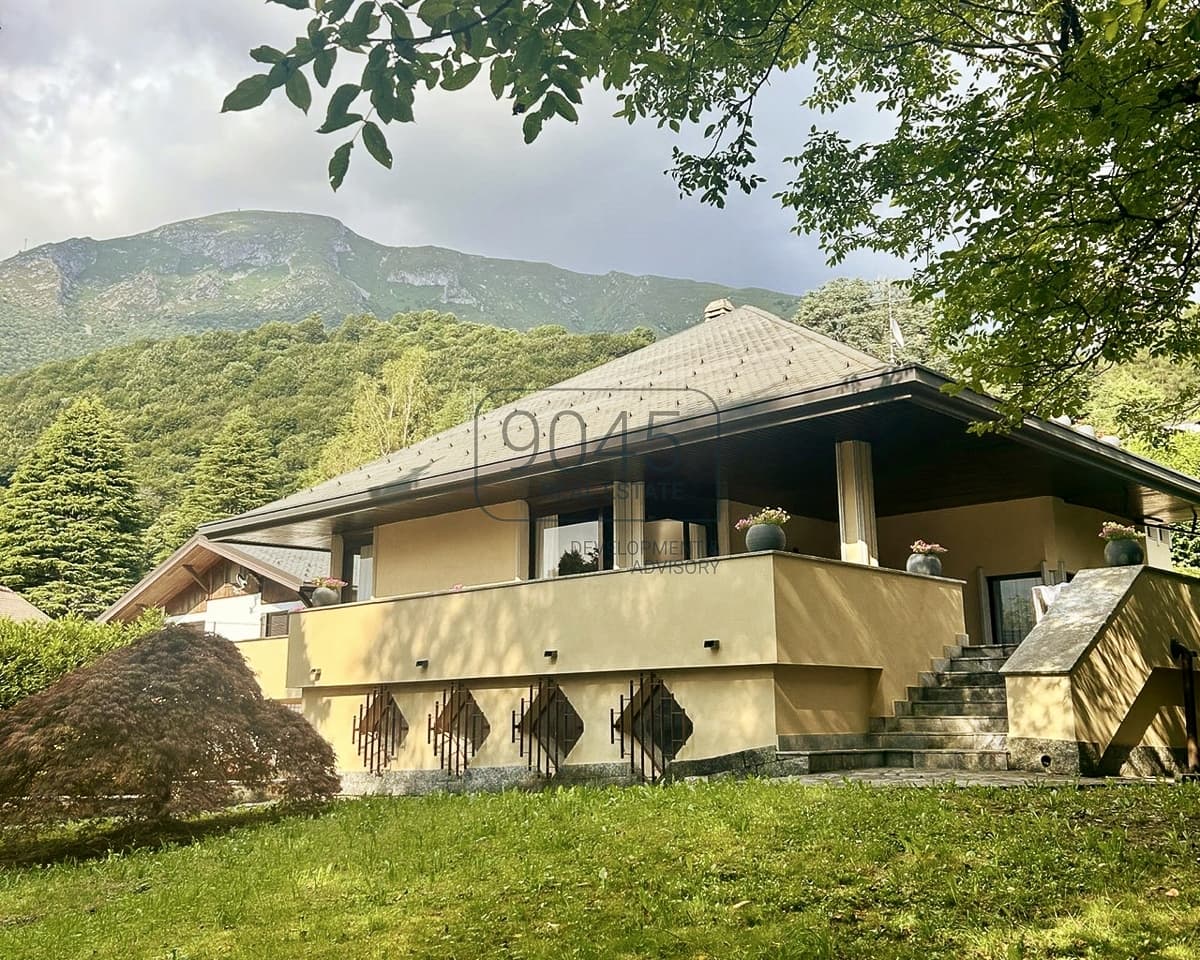 Exclusive villa in Cremeno near Lecco / Lake Como for annual rental in Cremeno, property offered by 9045 REAL ESTATE