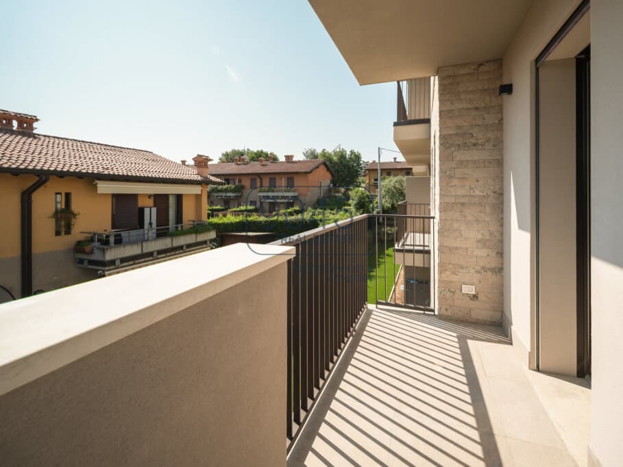 Elegante appartamento di nuova costruzione in posizione privilegiata a Lazise, foto 2 di 11