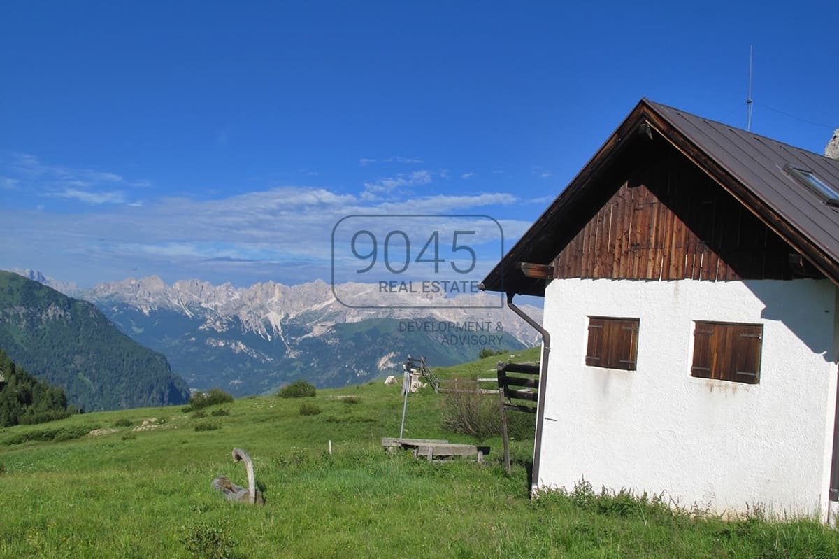 Exclusive Mountain Chalet in the Dolomites - A Unique Retreat in a UNESCO World Heritage Site, photo 2 of 21