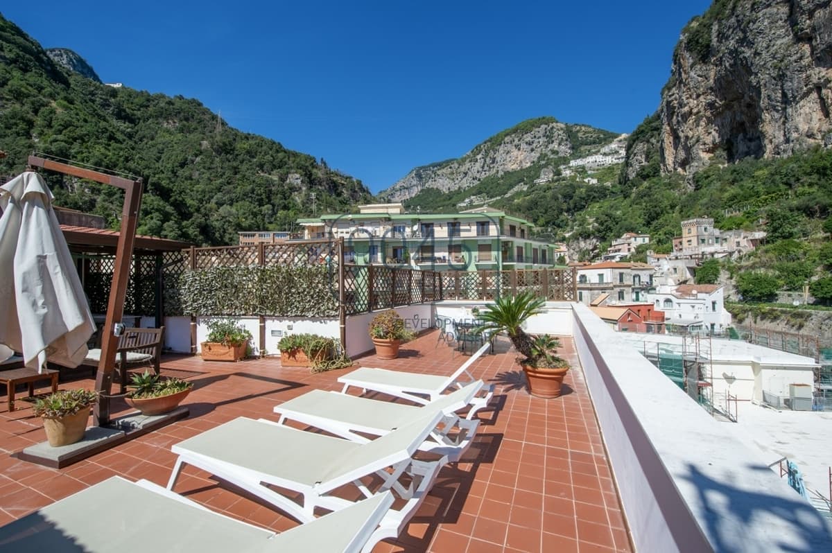 Exclusive living in the heart of Amalfi - with a panoramic terrace and spectacular views, photo 3 of 29