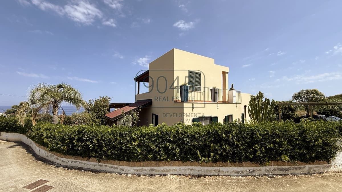 Exclusive villa with ocean views, a panoramic terrace, and a private pool in Zambrone, Calabria, photo 2 of 37