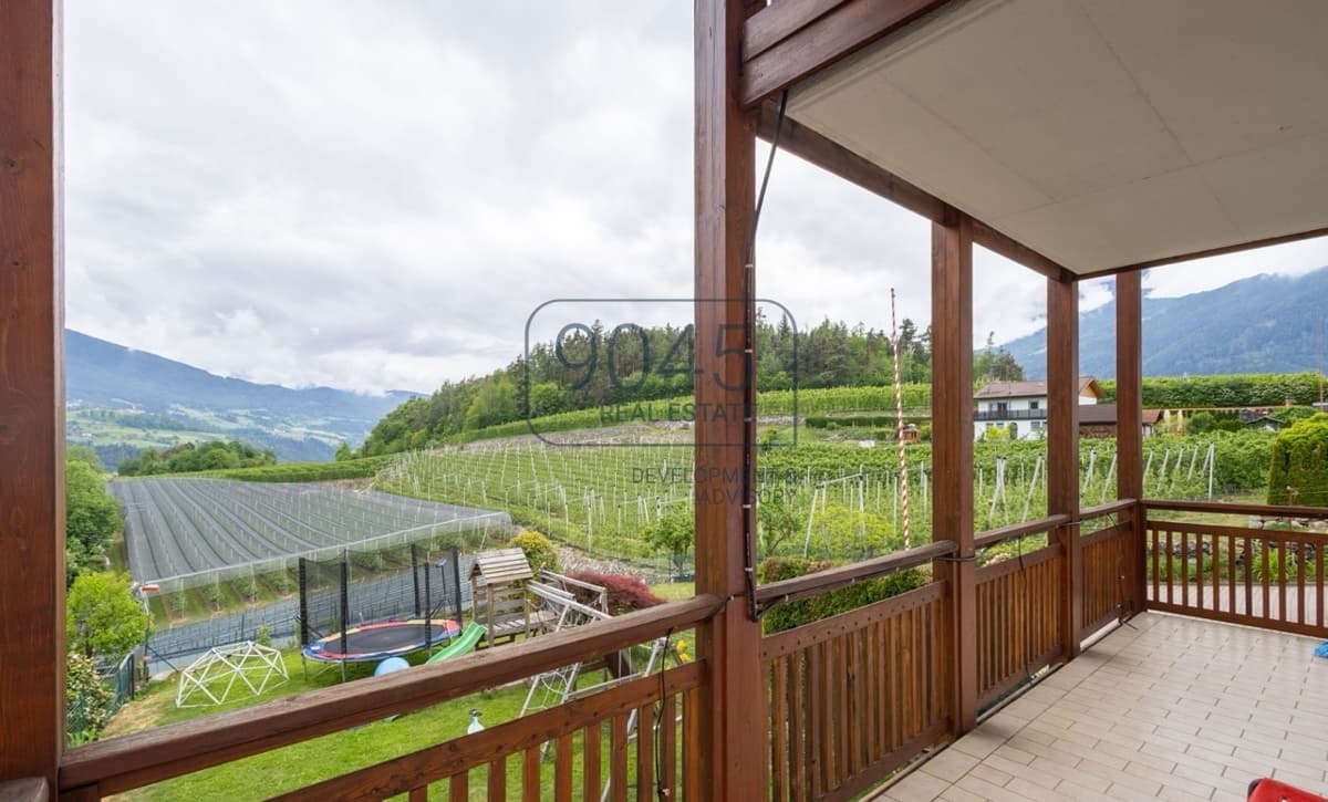 Affascinante villetta a schiera d'angolo con vista panoramica e ampio giardino a Elvas, nei pressi di Bressanone - Alto Adige, foto 3 di 21
