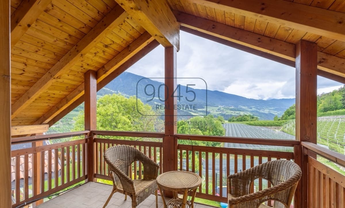 Affascinante villetta a schiera d'angolo con vista panoramica e ampio giardino a Elvas, nei pressi di Bressanone - Alto Adige, foto 2 di 21