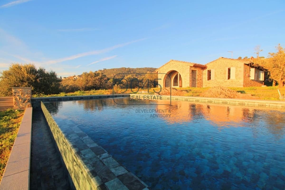 Charming Tuscan country house with a pool and panoramic views near Vinci - Tuscany, photo 2 of 18