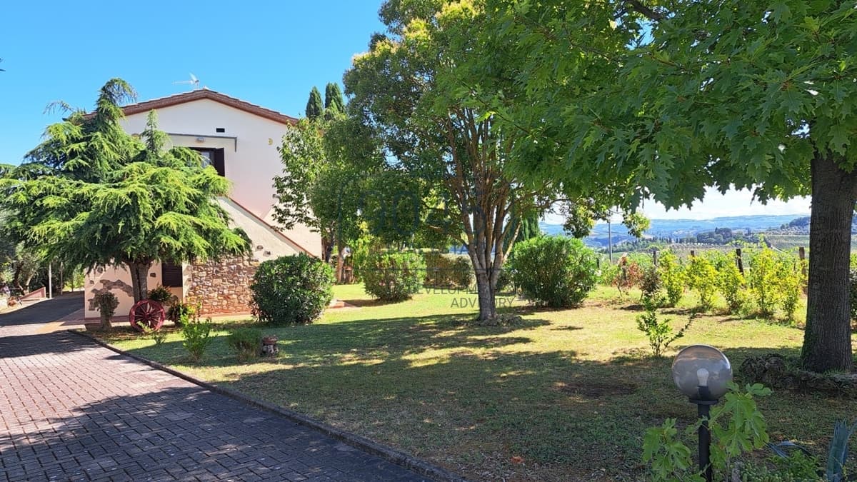 Tuscan Country House with Pool Near San Gimignano, photo 2 of 44