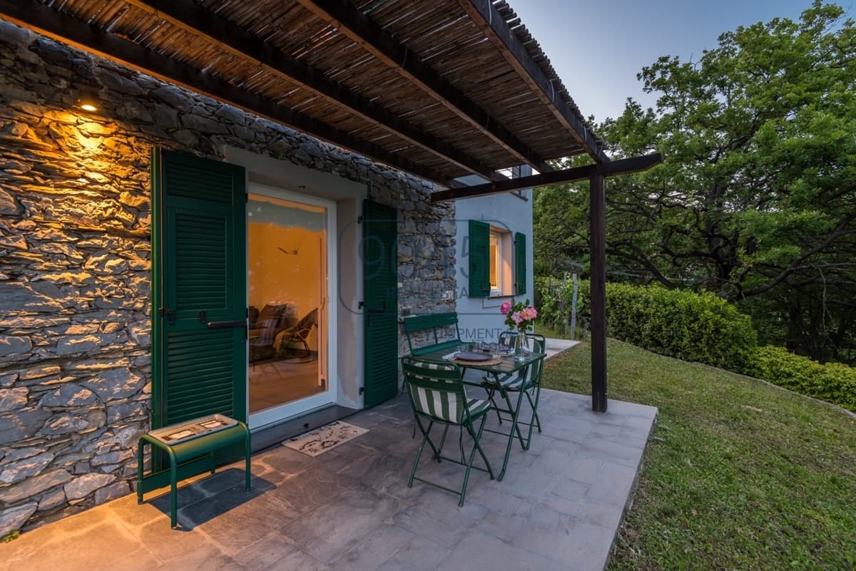 For Rent: Villa Ca Damare - A Romantic Getaway with Ocean Views in Portovenere, photo 3 of 8