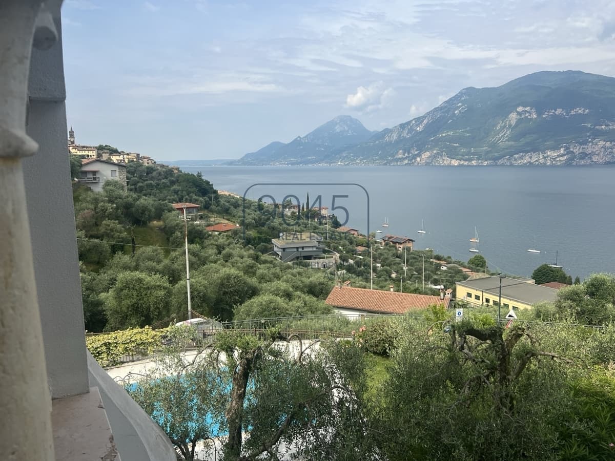 Vendita riservata: edificio storico con 7 appartamenti di lusso e piscina a Brenzone sul Garda - Lago di Garda, foto 3 di 10