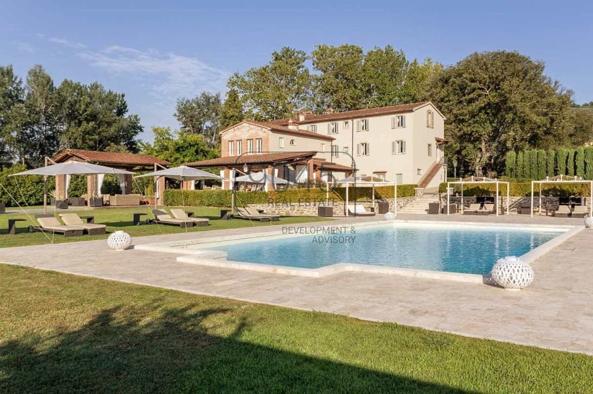 Restauriertes historisches Anwesen bei Montecatini Terme in der Toskana - Italien, Foto 2 von 16