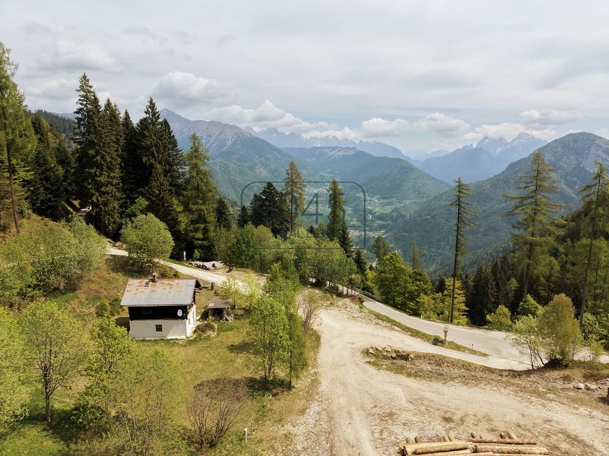 Charmante Berghütte in den Trentiner Dolomiten - Ihr alpines Refugium am Passo Brocon in Castello Tesino, Immobilie von 9045 REAL ESTATE