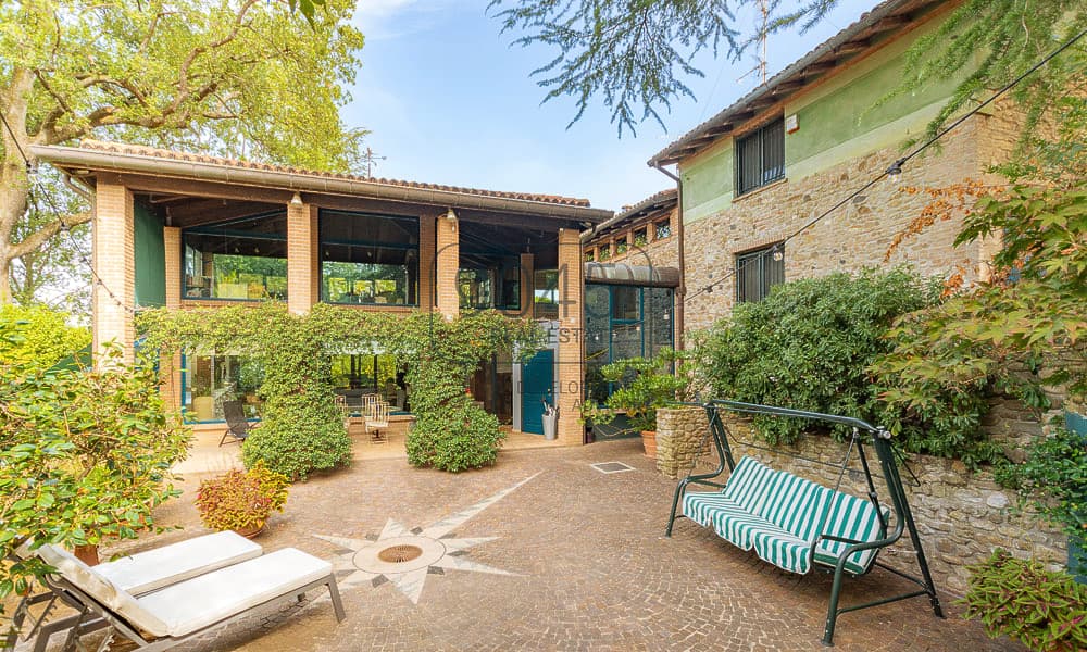 Villa moderna con vista panoramica a Castel San Pietro Terme - Emilia-Romagna a Castel San Pietro Terme, immobile proposto da 9045 REAL ESTATE