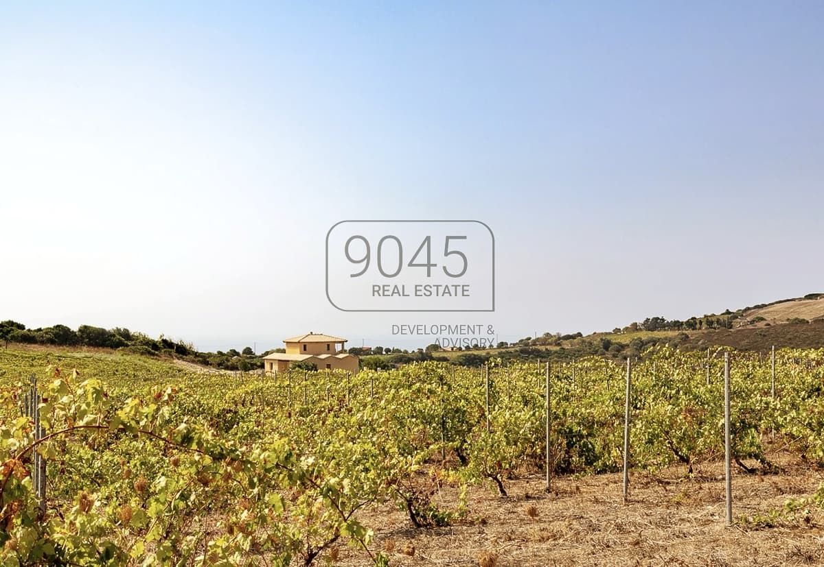 Exklusives Anwesen mit Boutique-Weingut und Meerblick an der mittleren Westküste Sardiniens - Italien in Tresnuraghes, Immobilie von 9045 REAL ESTATE
