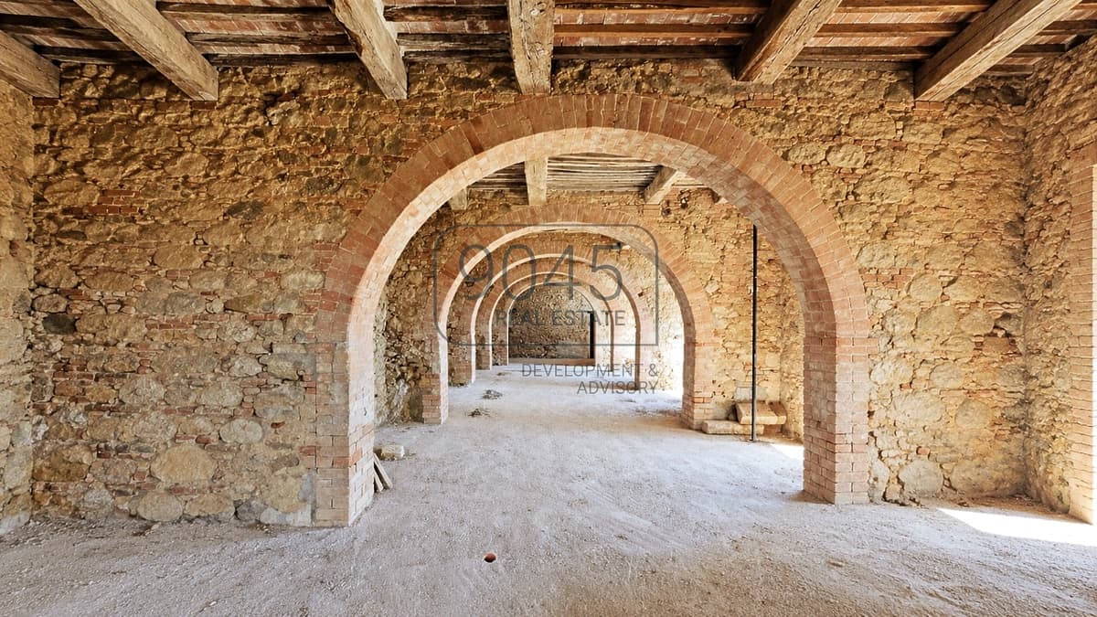 Secret Sale: Historic estate with panoramic views in the heart of Tuscany in Torrita Di Siena, property offered by 9045 REAL ESTATE