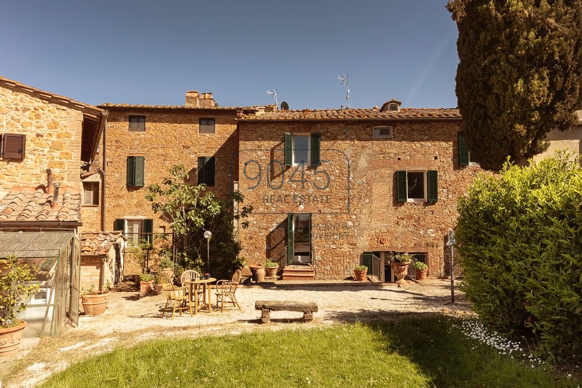 Historic vacation home with garden and soul for rent in Montisi / Montalcino - Tuscany in Montisi, property offered by 9045 REAL ESTATE