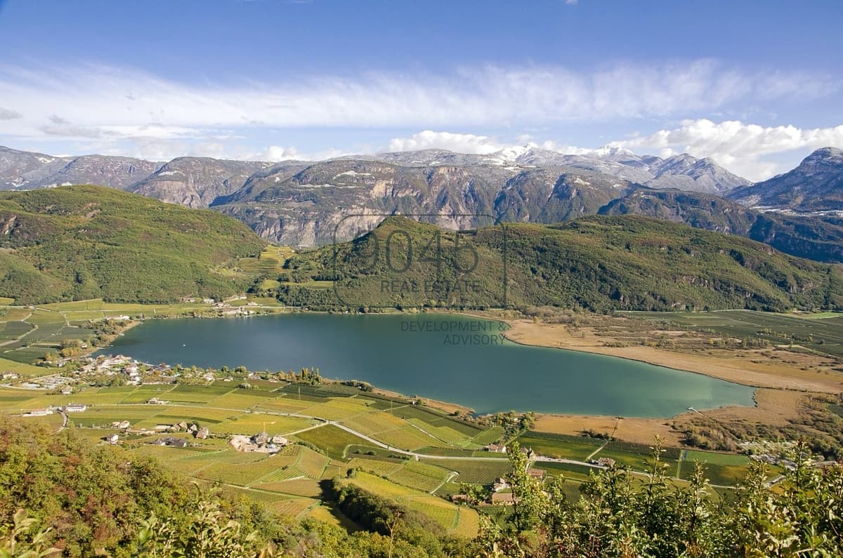 Exklusives freistehendes Haus am Kalterer See / Südtirol - Einmalige Lage, Liebhaberstück in Kaltern, Immobilie von 9045 REAL ESTATE